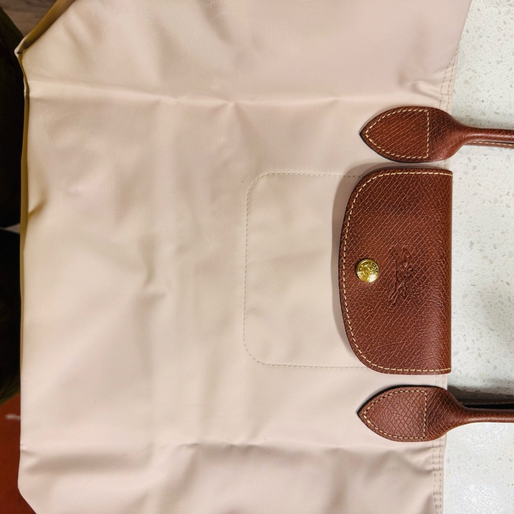 Longchamp Medium Le Pilage Nylon  Shoulder Tote  $155MSRP BRAND NEW !! - Picture 5 of 7